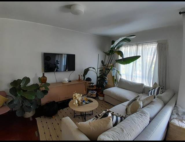 2 BEDROOM PROPERTY TO RENT IN KENILWORTH